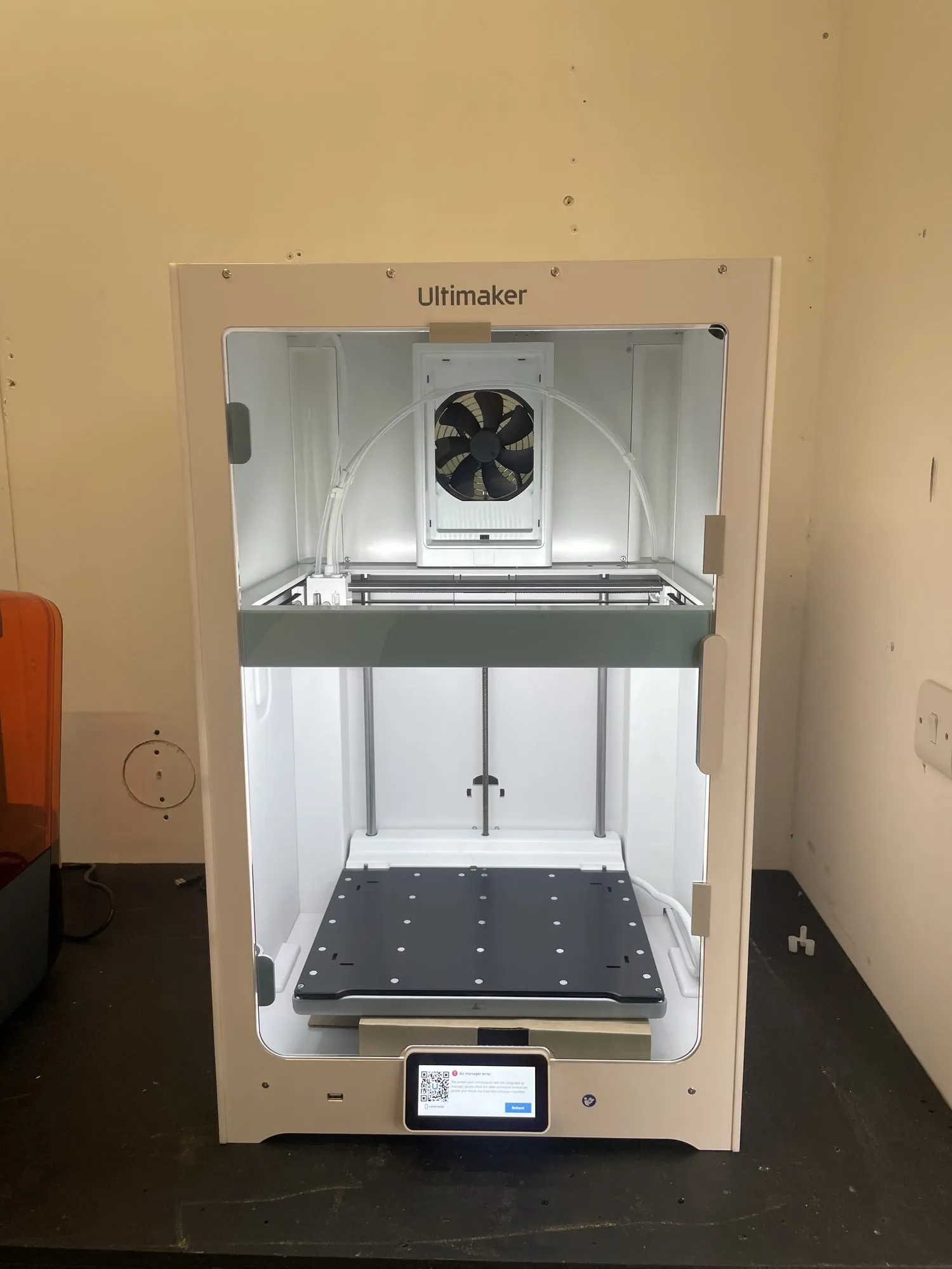 The Ultimaker S7 Pro 3D printer